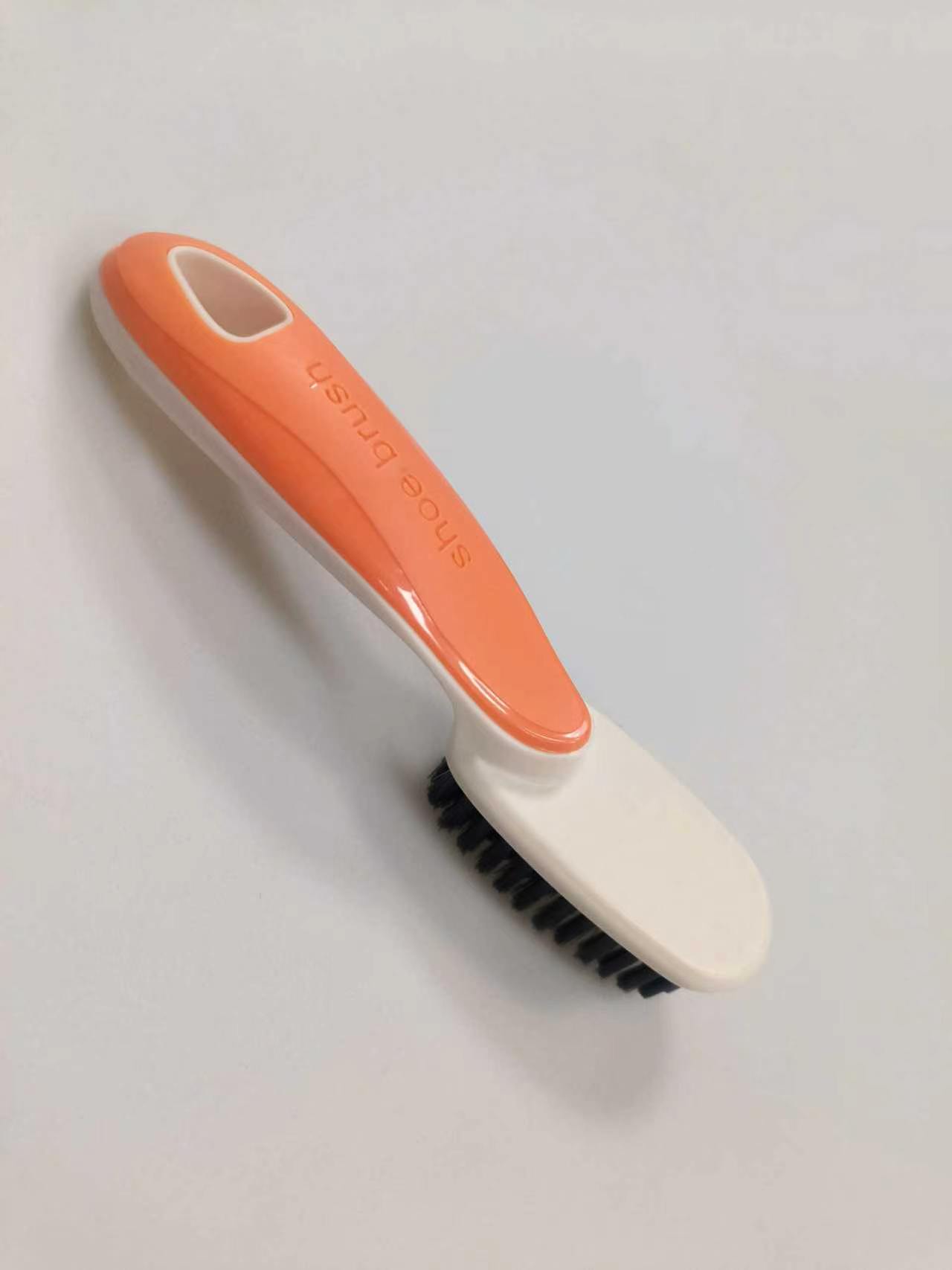 Shoe brush